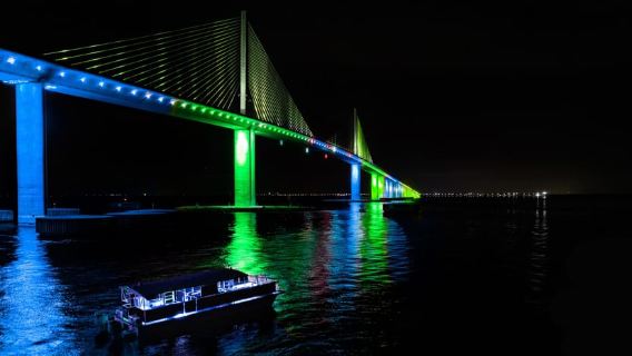 South Pasadena: Island Sunset Cruise and Skyway Light Show