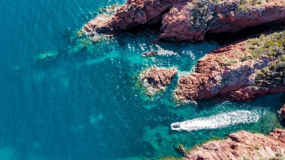 Cannes : excursion en bateau pneumatique semi-rigide dans les criques pittoresques
