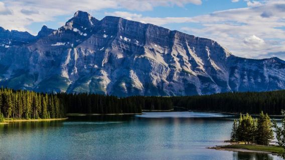 Banff: PRIVATE Guided Nature Walk - 2hrs