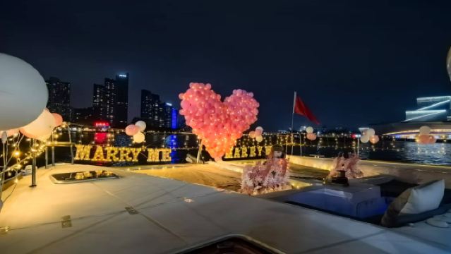 【廣州遊艇生日求婚表白特惠佈置】廣州620雙體遊艇包船+生日求婚佈置豪華特價套餐~2小時動態夜遊珠江航線