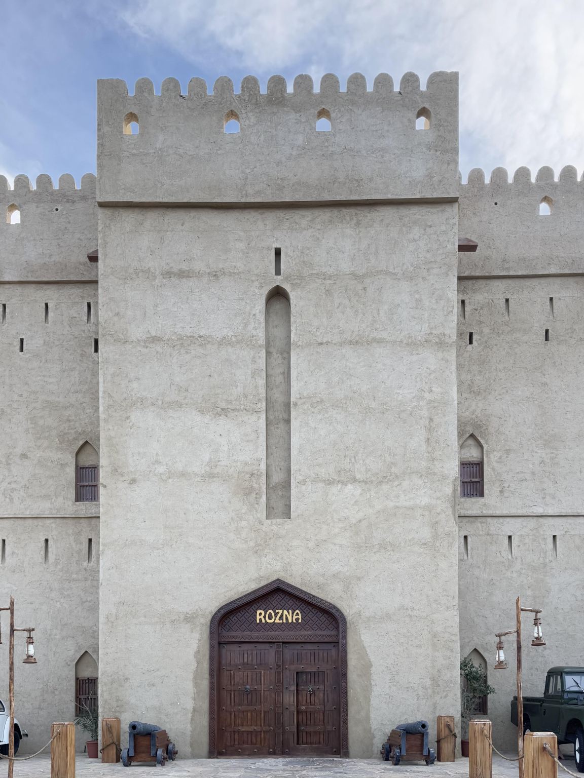 Reserva en el restaurante popular ROZNA RESTAURANT en Mascate, Omán, con nuestro servicio de reservas en restaurantes.