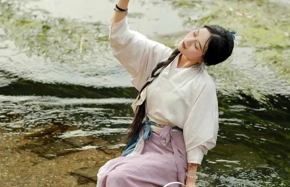 德興旅拍【大茅山/鳳凰湖約拍跟拍航拍多語言翻譯攝影師】