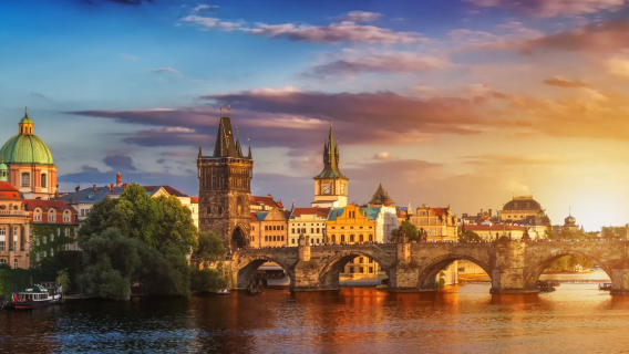 Tur tur gabungan Setengah Hari Praha + Pemandu Bahasa Inggris + Pelayaran kapal pesiar