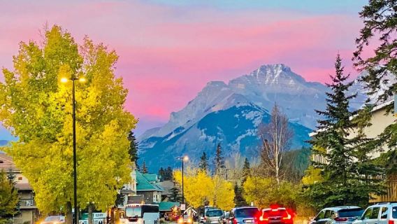 拼團遊：班夫國家公園硫磺山+弓河瀑布+驚喜角+大理石峽谷+班夫小鎮