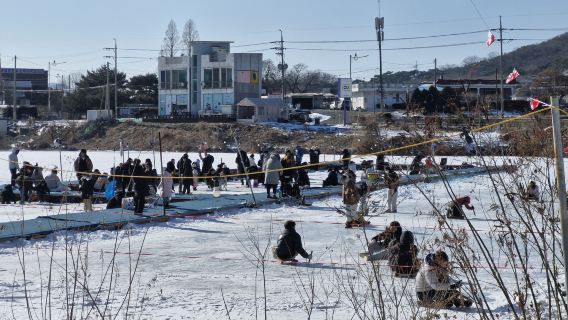 [Excursión de un día en invierno en Incheon y Gyeonggi A] Pesca de invierno + recolección de fresas + tobogán en pendiente, etc.