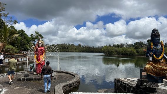 Private Süd-Guided Tours auf Mauritius: Chamarel 7 Farben Erde, Heiliger See, Trou aux Cerfs