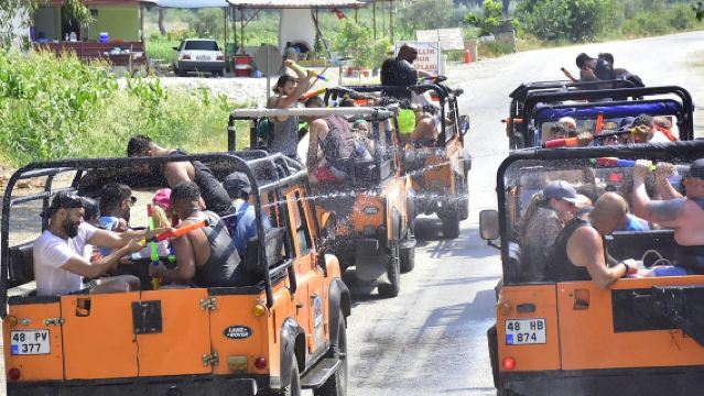 Taurusgebergte & Yumaklar: Jeepsafari-avontuur vanuit Antalya