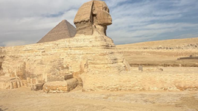 Tagesausflug mit Privattransfer zu den Pyramiden von Cheops, Chephren und Mykerinos sowie der Großen Sphinx von Gizeh und dem Museum in Kairo