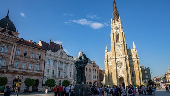 Passeio de um dia pelo norte da Sérvia: Novi Sad + Karlovci + Fortaleza de Petrovaradin