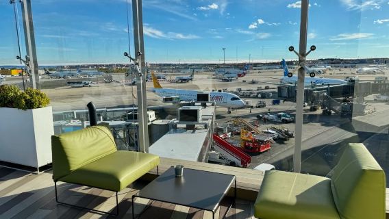 Bon d'accès au salon VIP de l'Aéroport Adolfo Suárez Madrid-Barajas (MAD) | Salon VIP pour correspondances et détente