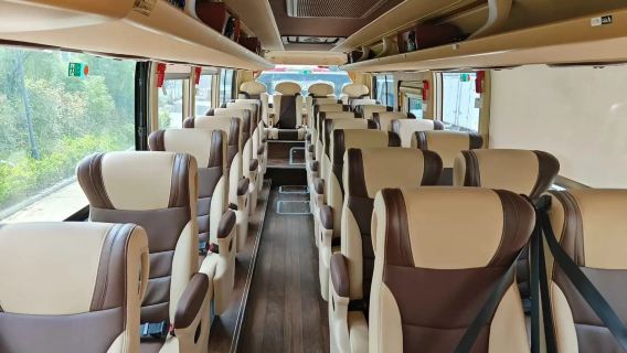 Servicio de traslado «Estación de alta velocidad Songpan - Jiuzhaigou» [VIP 2+1 lujosa miniván] | Opción de recogida/traslado a la estación de tren · Vehículos oficiales · Miniván de lujo o autobús con aire acondicionado para elegir