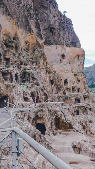 1-day round-trip tour from Tbilisi to Vardzia cave monastery and Rabati Castle in Georgia