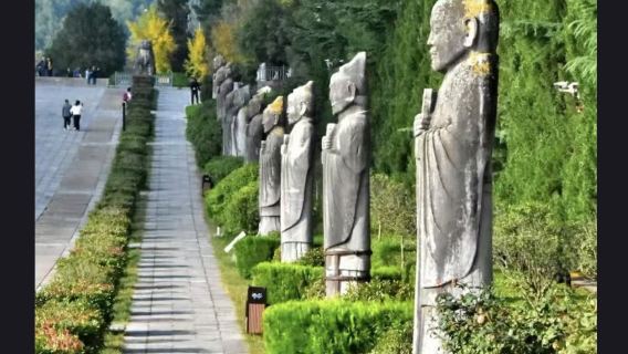 Makam Qianling + Makam Putera Mahkota Zhanghuai + Makam Putera Mahkota Yide + Makam Puteri Yongtai + Kampung Yuanjia [pakej persendirian]