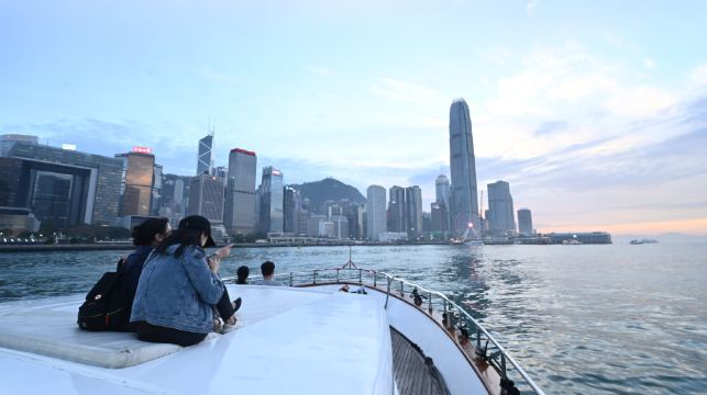 香港特色觀光船維多利亞港夜遊 (90尺超大遊艇)