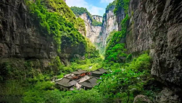 [8인 소그룹 · 항공 좌석형 밴] 충칭 우룽 천생삼교(톈성산차오) + 룽수이샤 협곡 지층(디펑) + 우장 1일 투어