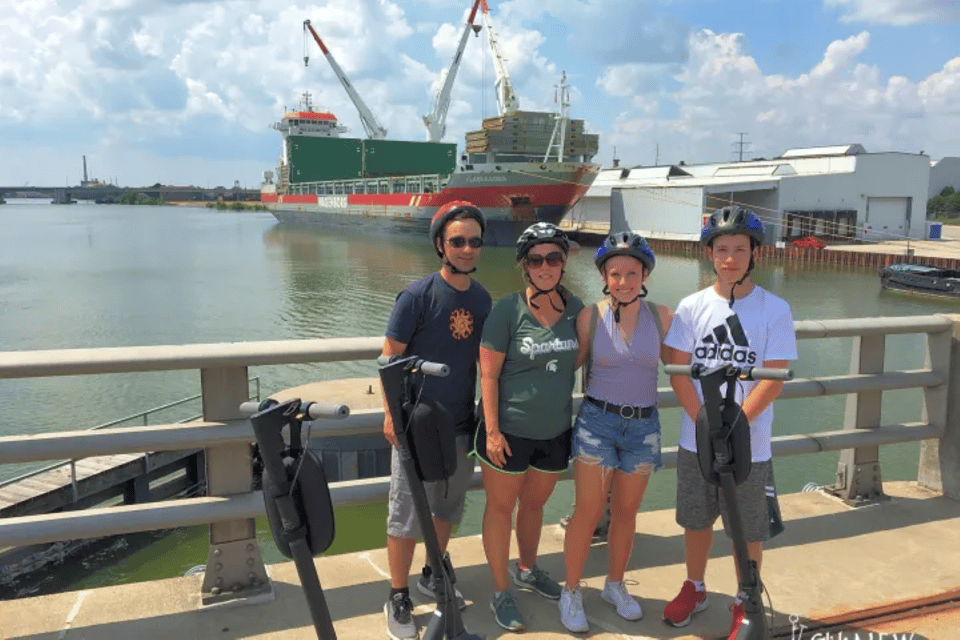 Green Bay: Guided E-Scooter Tour