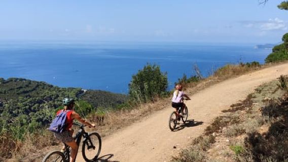 Family E-Bike Tour in the Costa dei Gabbiani Nature Reserve