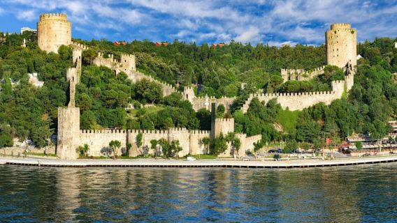 Recorrido privado a pie por el casco antiguo de Estambul con crucero por el Bósforo
