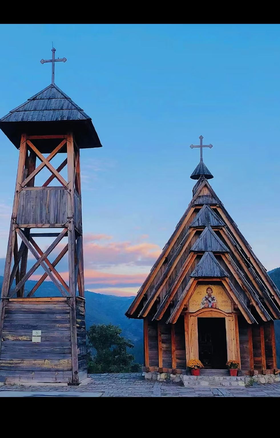 塞爾維亞一日遊A線：河中小屋+小火車+木頭村（中文團）