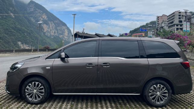 重慶雲端之眼觀景台+解放碑+長江索道+龍門浩老街+觀音橋私人一日遊