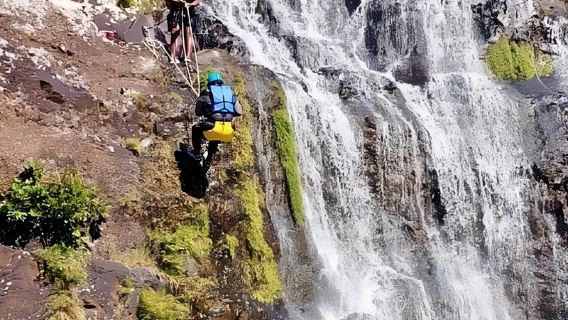 Mauritius Canyoning Zipline Pengalaman di Tamarins Falls 7 Cas