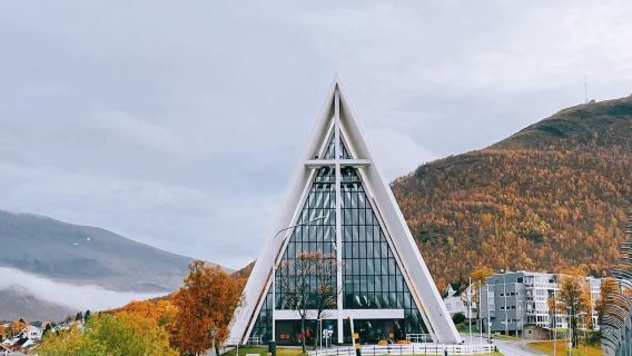 挪威特羅姆瑟北極大教堂+纜車+峽灣風光【中文包車+景點可調】