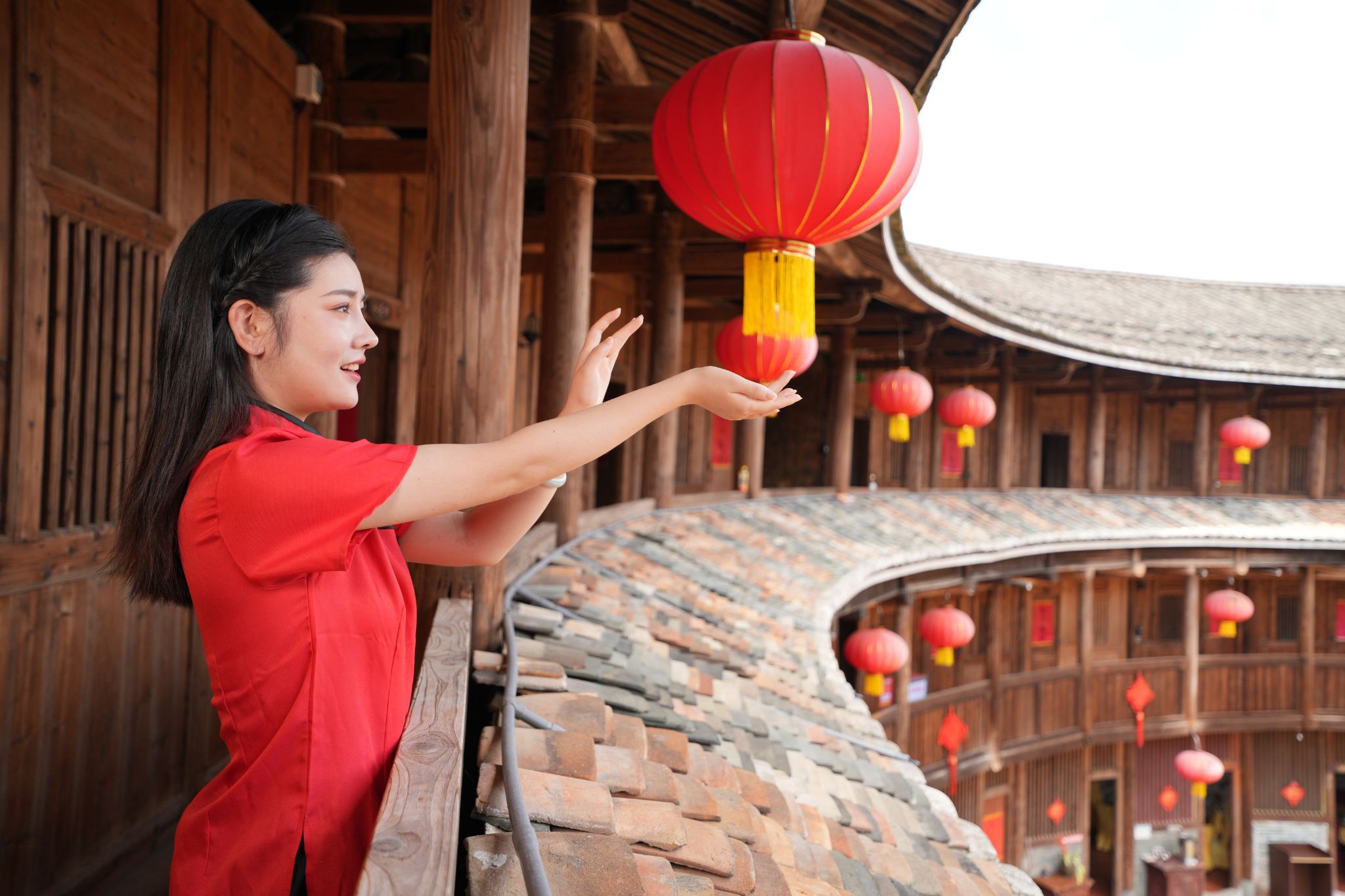 Tour di un giorno all'attrazione di Yunshuiyao dei Tulou del Fujian + doppia attrazione del Re dei Tulou di Yongding | Opzione pasto Hakka in prima classe