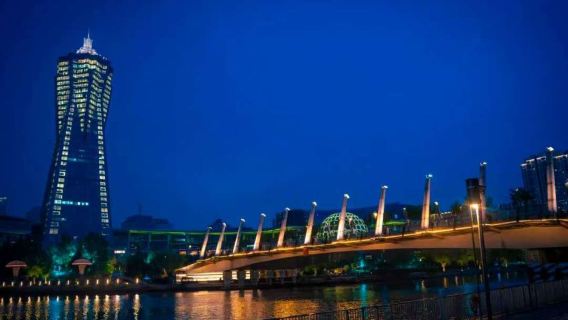 [Hangzhou] Croisière nocturne sur le fleuve Qiantang (itinéraire des paysages incontournables + vue nocturne sur la skyline de la ville + spectacle lumineux des deux rives)