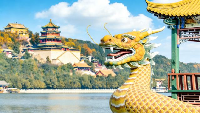 Expedición histórica privada por Pekín: Palacio de Verano, Vía Sagrada y Tumbas Ming