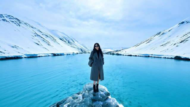 【贈送點心/舒適巴士】崗什卡雪峰+連心湖+七彩冰瀑布