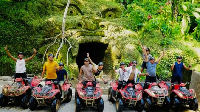 Avventura in ATV a Bali, Cascata di Tibumana e Terrazze di Riso di Tegalalang – Tour Privato di un Giorno Intero