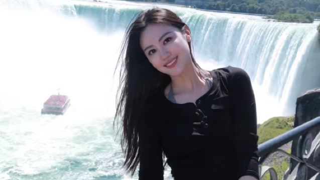 Round-trip Toronto Canada: 1-day tour to Niagara Falls + lakeside town + Skylon Tower with private charter