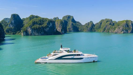Luxury Ha Long Bay Saquila Yacht to Sung Sot Cave & Titop Island from Halong Port