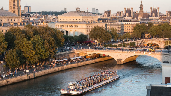Seine River sightseeing cruise in Paris, France + audio guide [valid for 1 year after purchase Bateaux Mouches sightseeing cruise]