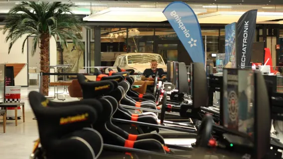 Sim Racing Center Motorworld Mallorca – Virtual Racing Experience