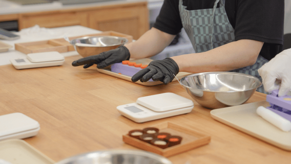 Seoul: Traditional Korean Dessert Workshop with Korean Tea