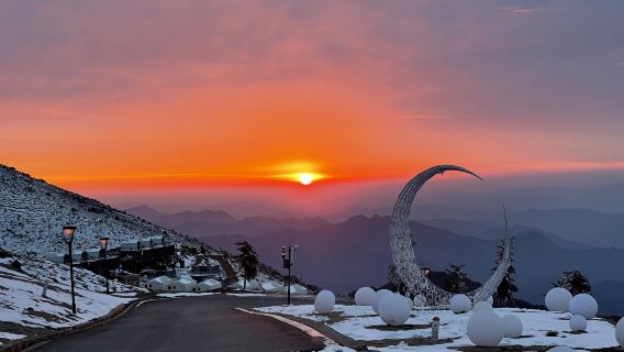 雅安牛背山星辰營地·露營（過夜）【提供三角/球型帳篷+海拔3666公尺+觀雲海雪山】