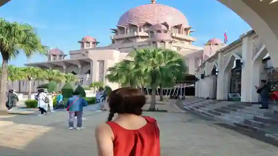 馬來西亞粉紅回教堂+黑風洞+雲頂高原度假區一日遊