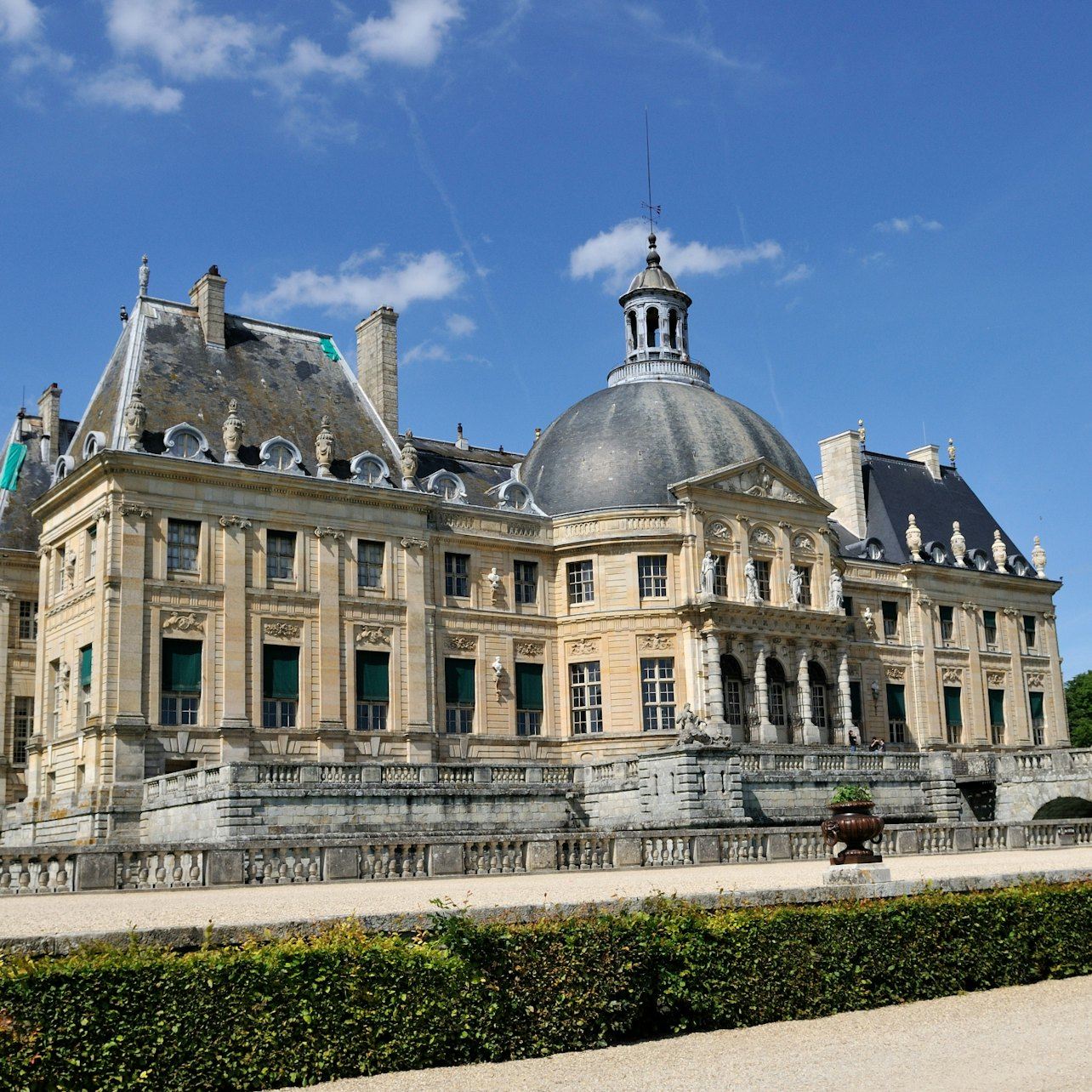 Château de Fontainebleau & Château de Vaux-le-Vicomte: Daytrip from Paris