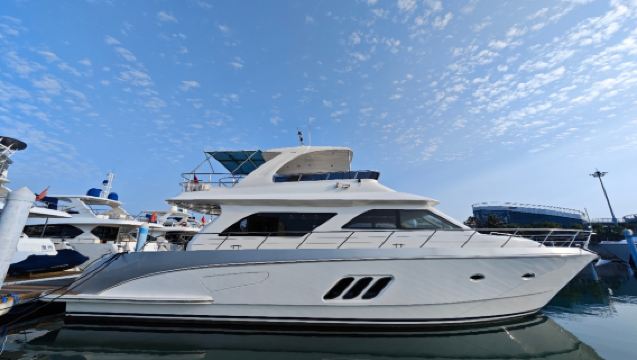 【深圳遊艇出海】深圳大梅沙68英寸豪華三層中型遊艇+KTV+遊艇駕駛體驗包船出海