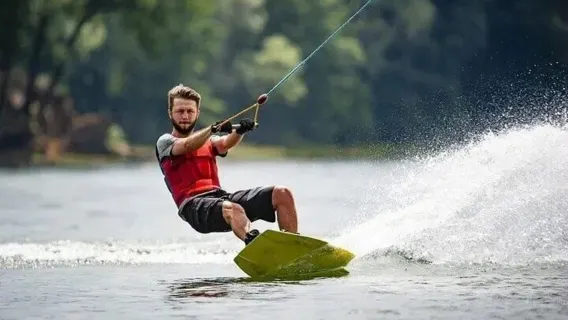 Wakeboard en Bentota