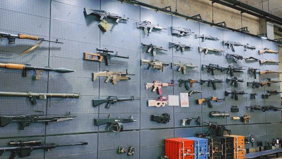 โกลด์ชูตเตอร์คลับ ยิงปืน คาบสมุทรพรหมเทพ ภูเก็ต ประเทศไทย ยิงปืน แบบไลฟ์แอ็กชั่น