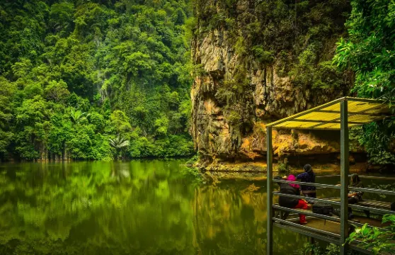 【吉隆坡出發】怡保・二奶巷・新街場壁畫・山洞 復古美拍一日遊