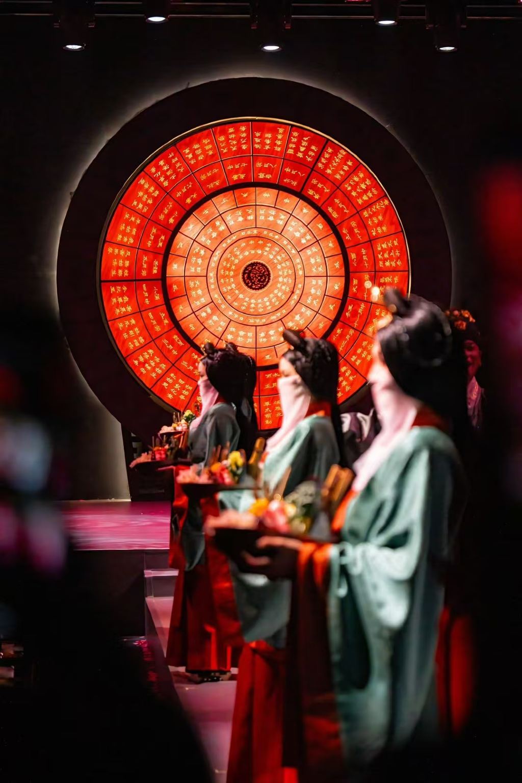 Chongqing Huali Banquet - Ancient Chinese Imperial Dining Show Experience - Hanfu Performance - Music/Stage Show - Lunch/Dinner