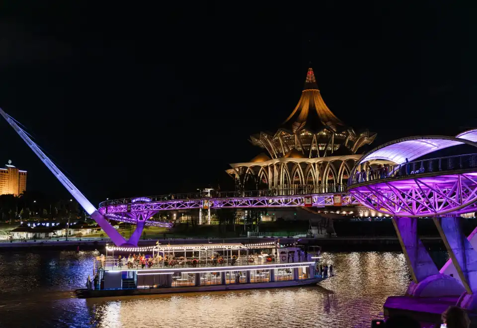 Royal Kuching River Cruise Experience with Light Refreshments & Free Flow Drink