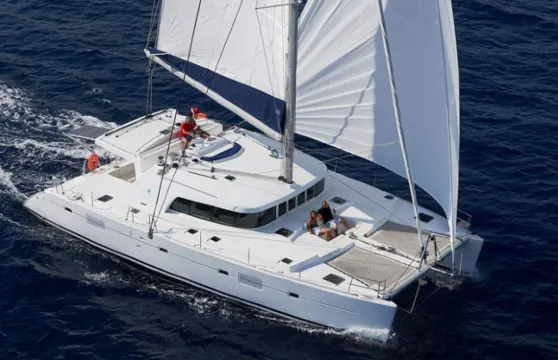 聖托里尼明珠雙體船巡遊體驗【含餐/伊亞/紅灘/白灘】