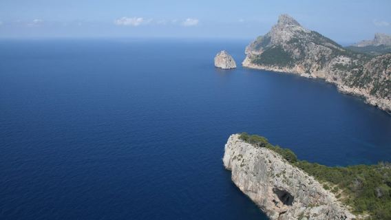 Cap de Formentor: Market, Beach, and Alcudia Tour