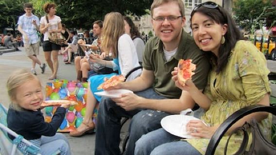 Tur Jalan Kaki Pizza di Greenwich Village, NYC