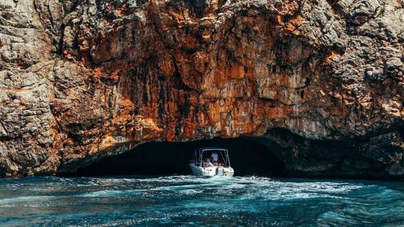 Kotor - Tour tham quan Hang Xanh và Lady of the Rocks 3 giờ