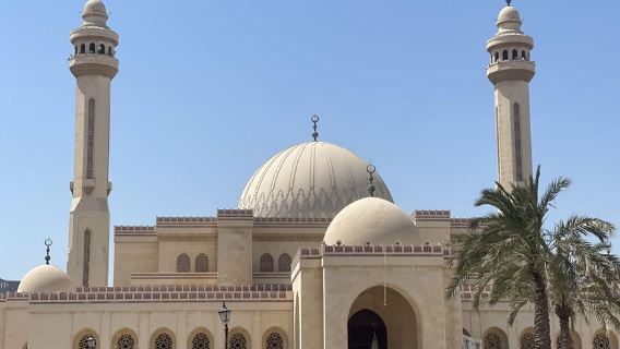 Manama: Tour from the South to the North of Bahrain